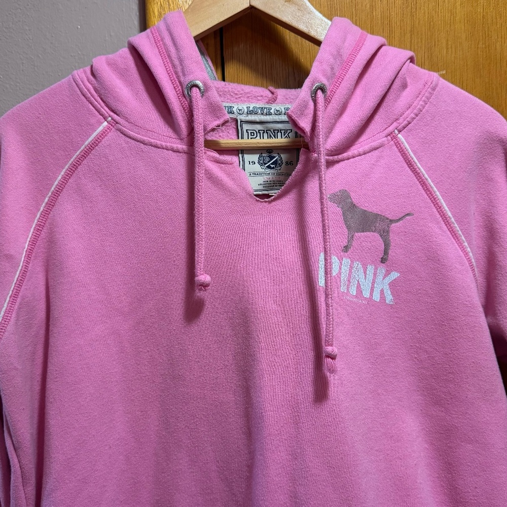 PINK Victoria's Secret Small Hoodie Graphic Sweatshirt White Peacesign Logo Y2K - Picture 8 of 15
